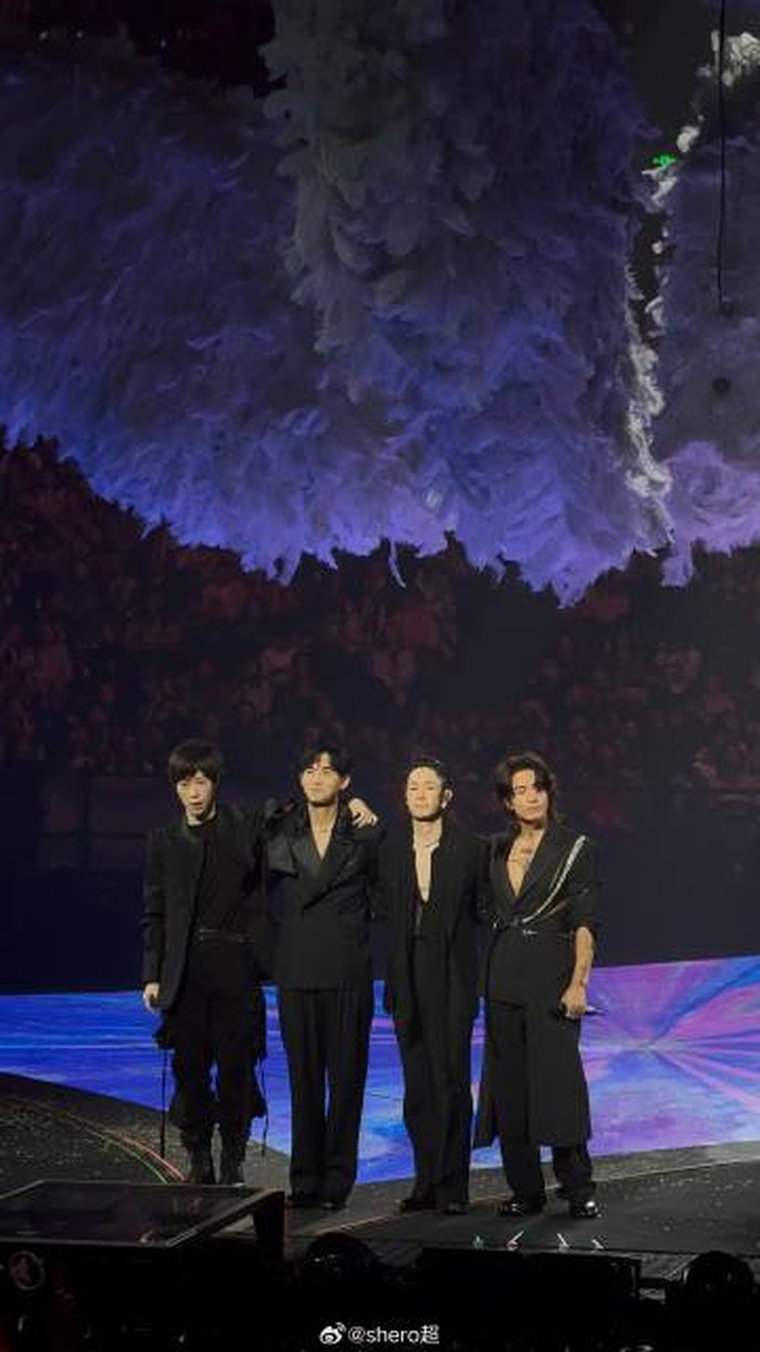 Antusiasme Penggemar Memuncak Jelang Konser F✦FOREVER di Jakarta